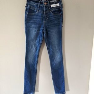NWT Hollister High Rise Cropped Skinny Jeans